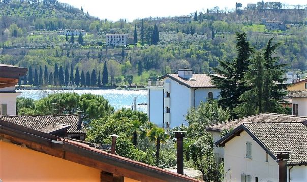 Affitto lago di Garda, Salò, dimora storica terra cielo 3 livelli