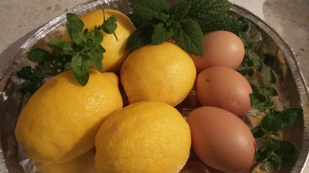 Ingredienti: limoni, uova e menta piperita